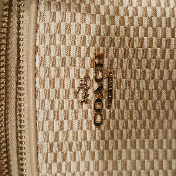 Coach Handbag - Picture 3 of 7